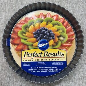 Wilton Perfect Results 9 Inch Round Non-Stick Tart and Quiche Pan 2105-6818